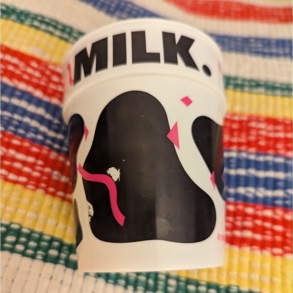 Vintage 90s plastic milk cups lot - Picture 7 of 13